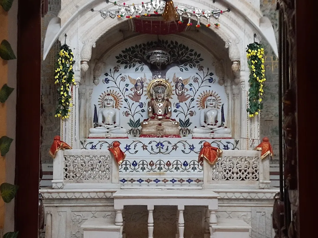 Chintamani Parshwanath Shwetamber Jain Temple in Agra